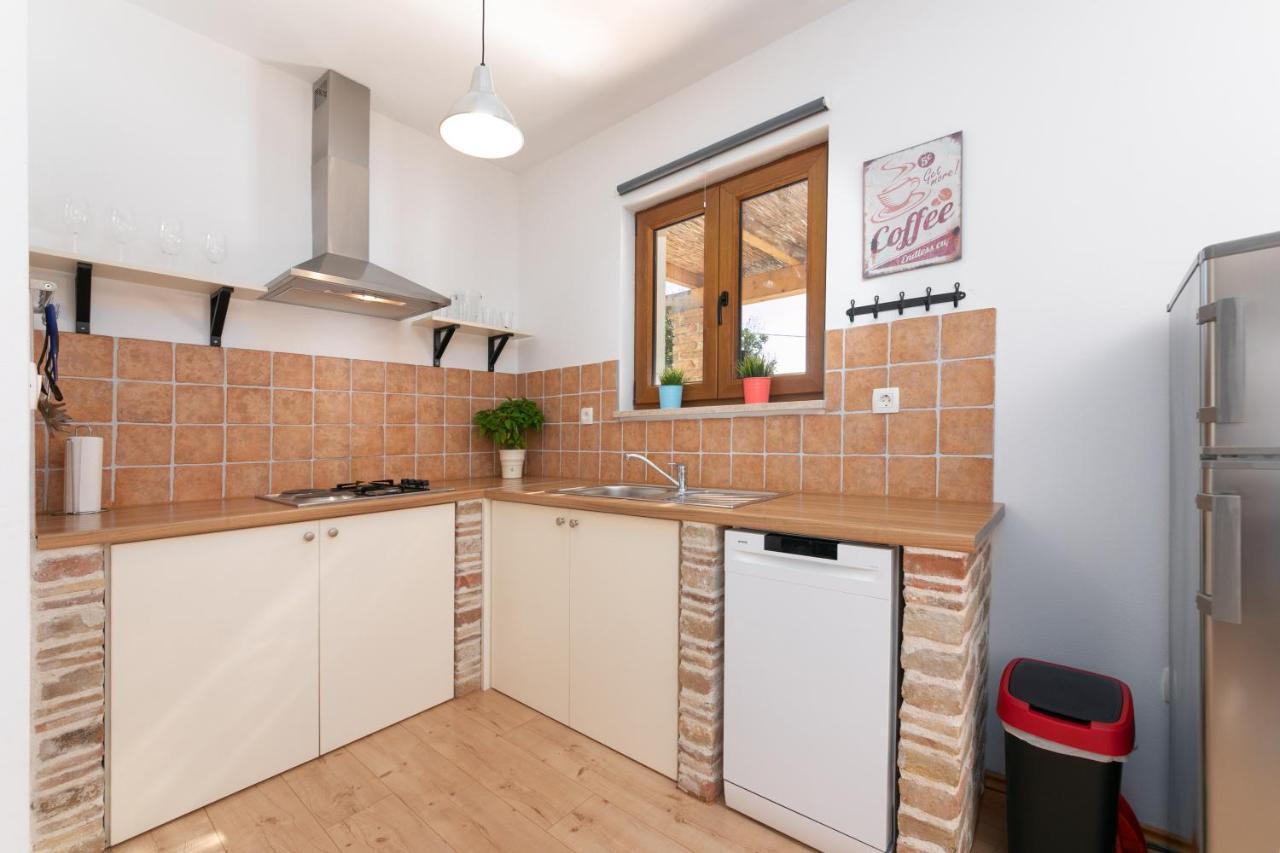 Grebac Villa Kaštelir Eksteriør bilde
